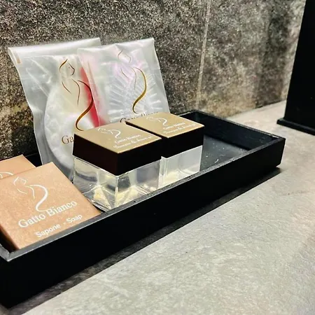 Palazzo Gatto Bianco Барі